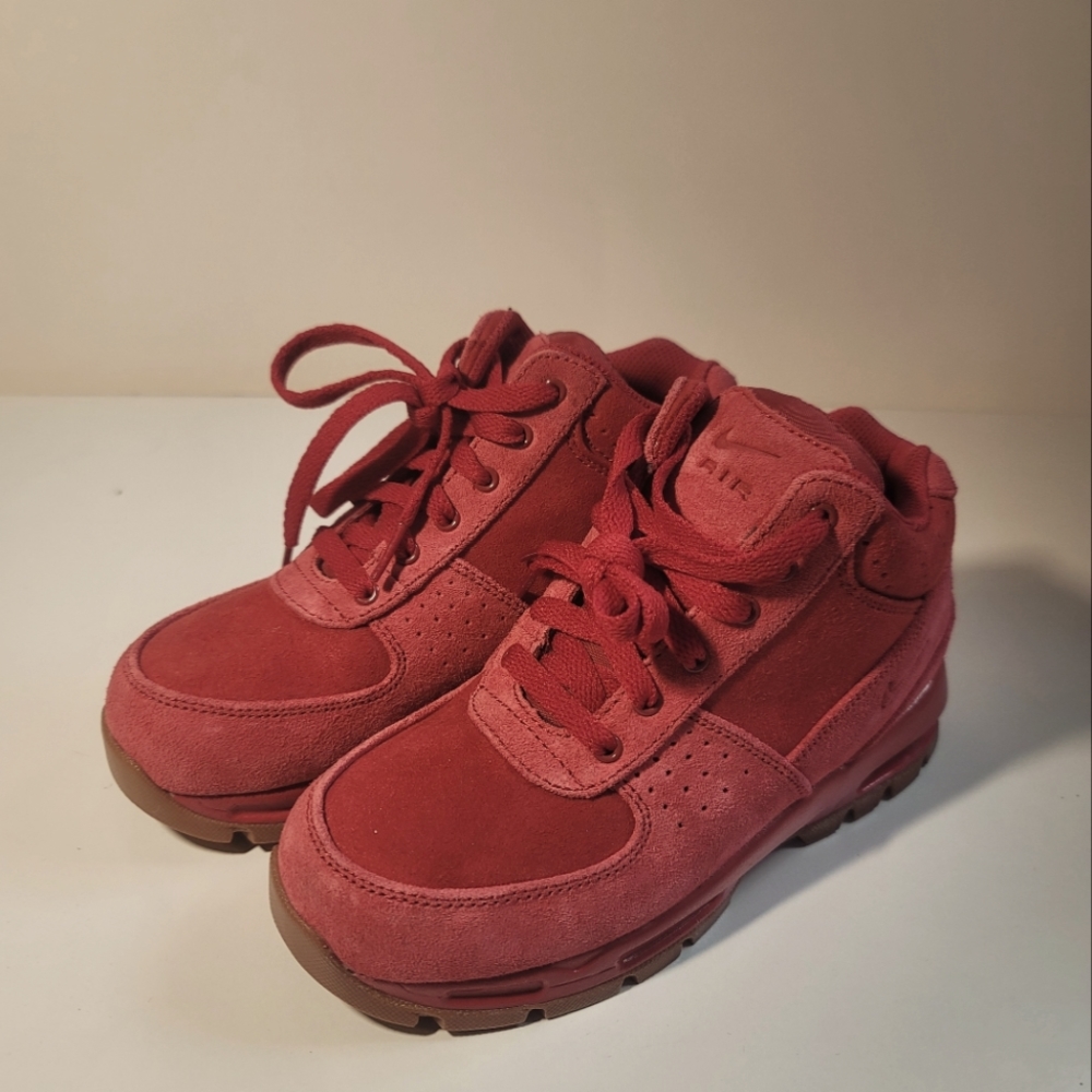 Air Nike hiking boots, red, size 3Y